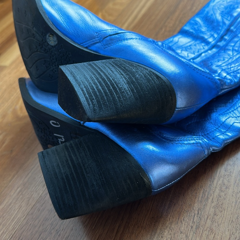 Genuine leather Metallic Blue
western cowboy boots size 9.5
New without tags - Picture 13 of 16
